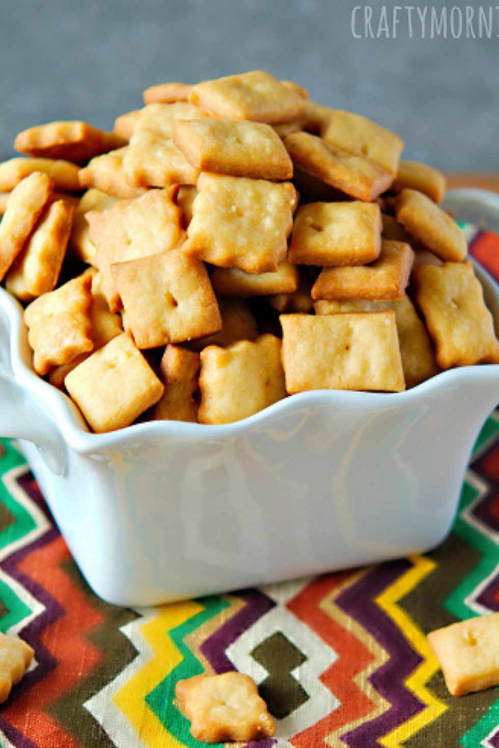 Homemade Cheese Crackers-Cheap and Healthy Snack Recipes